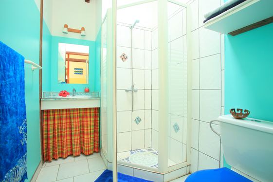 Bathroom Couleur Soleil Ferry Deshaies